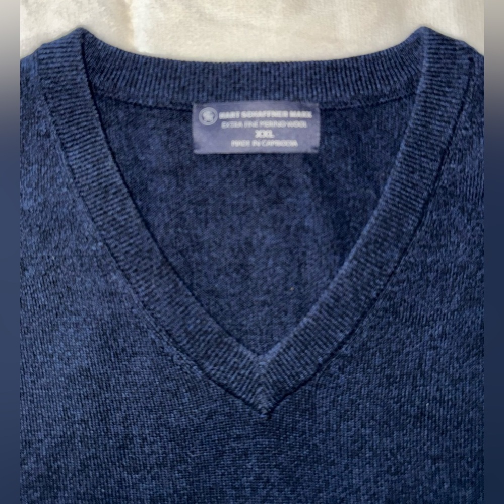 Hart Schaffner Marx Merino Wool V-Neck Sweater - Navy. Size XXL - Picture 9 of 14
